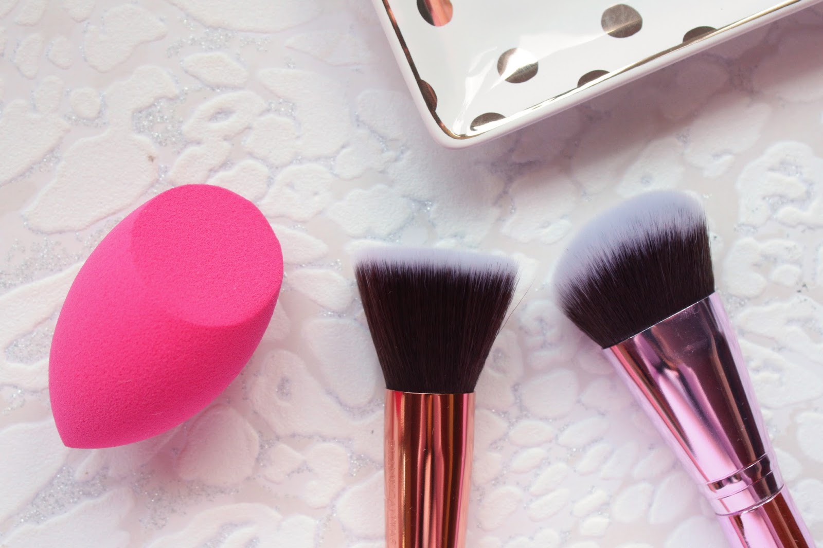 Blank Canvas Brushes & Sponge — Hannah Heartss