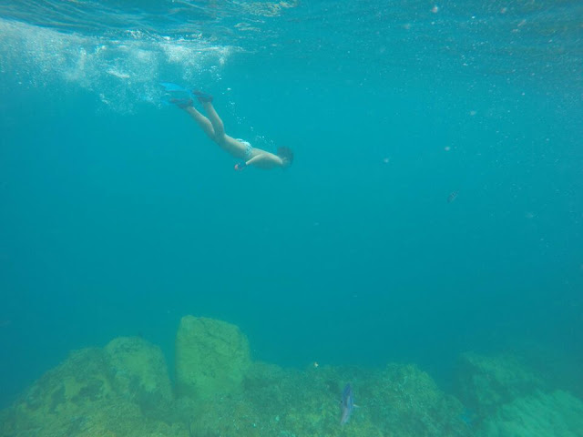 Crianças mergulham felizes em Noronha, Praia do Sancho