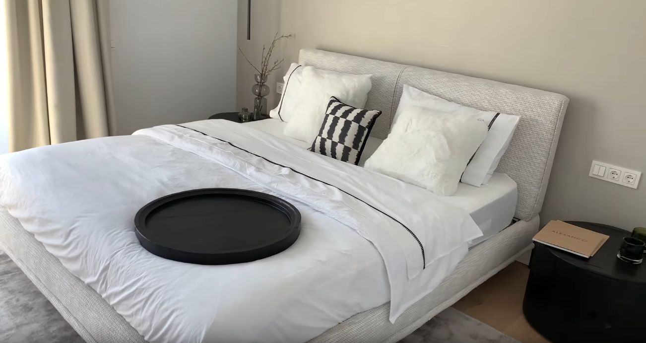 25 Photos vs. Brand New Modern Luxury Villa in Marbella, Spain | Villa Tour | What does €1.5m gets you in Marbella - Luxury Home & Interior Design Tour 25 Photos vs. Brand New Modern Luxury Villa in Marbella, Spain | Villa Tour | What does €1.5m gets you in Marbella - Luxury Home & Interior Design Tour