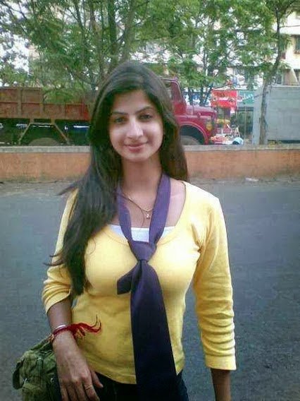 HD beautiful girls wallpaper: Beautiful Indian College Girl Wallpaper