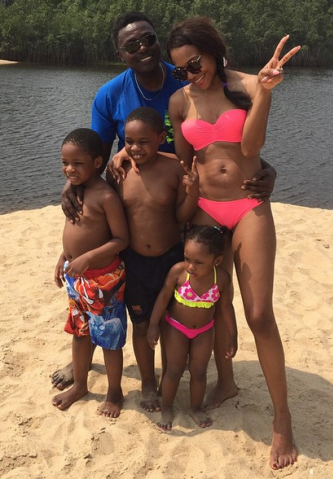 1 Beauty queen Anita Uwagbale rocks out in sexy bikini at the beach with family