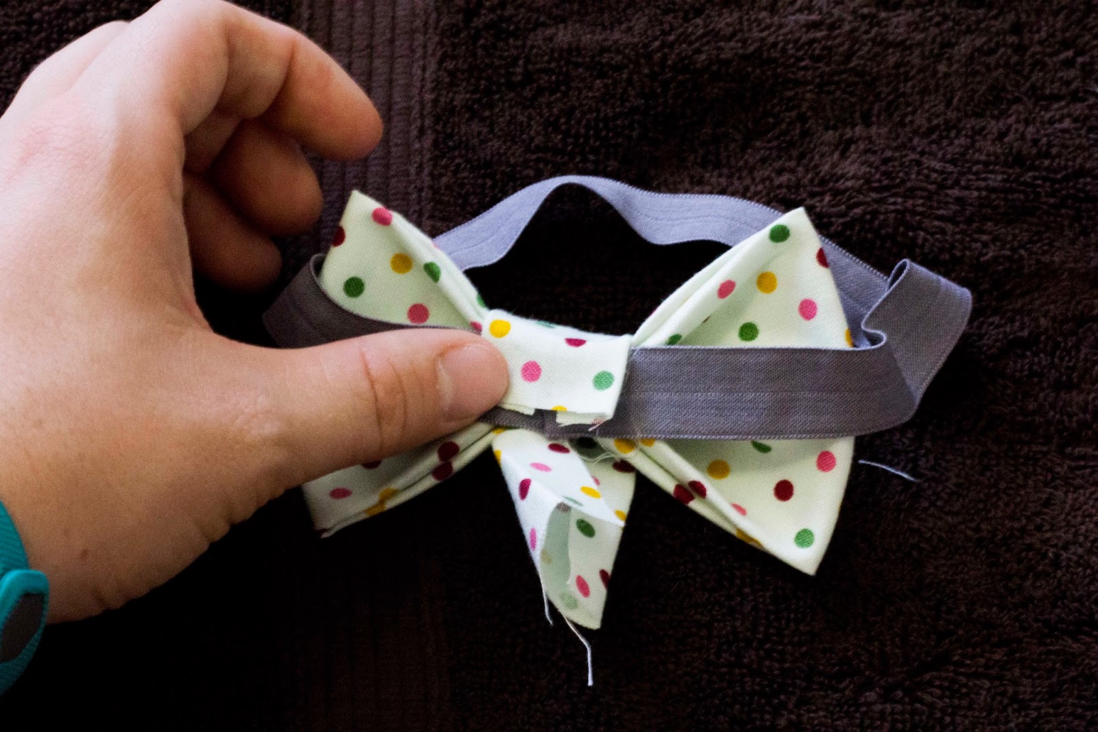 The Silly Babbitts DIY No Sew Bows!