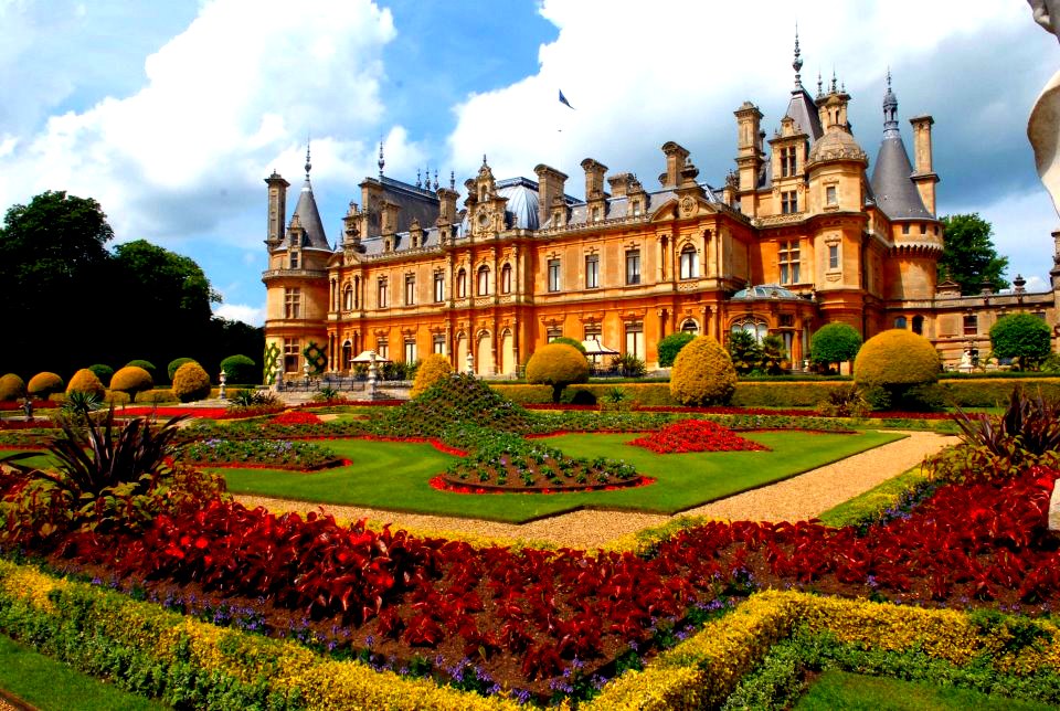 loveisspeed....... Waddesdon Manor is a country house in the village