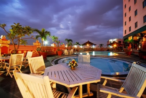Daftar Kolam Renang Hotel di Jakarta Yang Dibuka Untuk Umum - Travel to