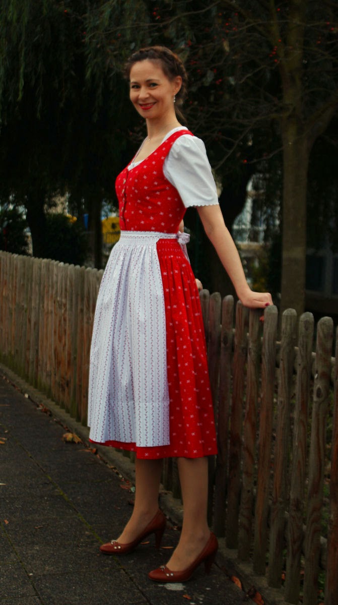 Mein Dirndl Ist Gerade In Der Wäsche sewing galaxy: Mein Dirndl