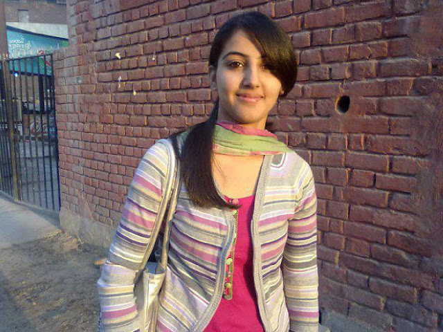 Desi Girls Hot Photo Gallery 2016 - Young Desi Girls Picture Gallery 2016