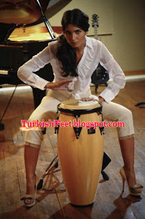 Turkish Feet: Tuba Buyukustun Feet