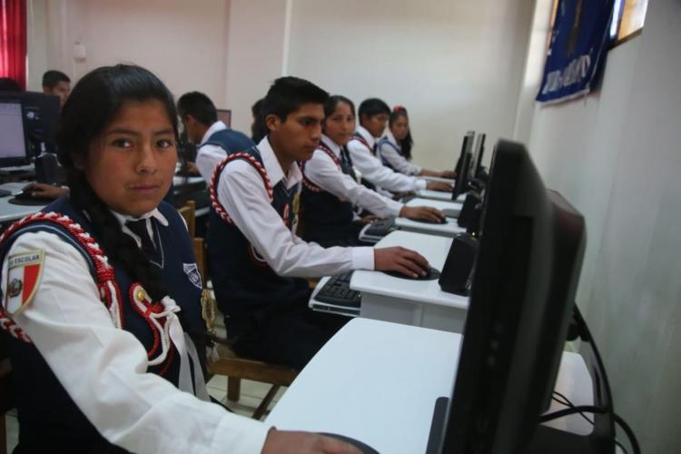 Internet de alta velocidad para casi 500,000 peruanos de tres regiones Internet de alta velocidad para casi 500,000 peruanos de tres regiones