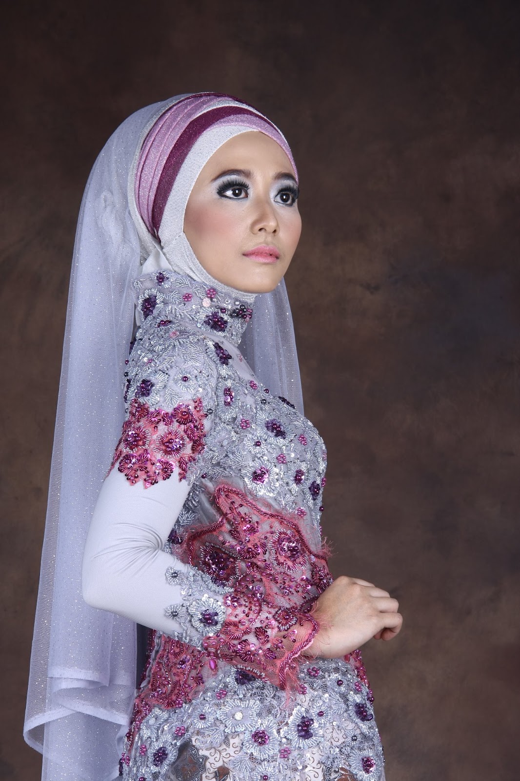 Variasi Model  Kebaya Muslim  Modern Yang Nge Hits Saat Ini 