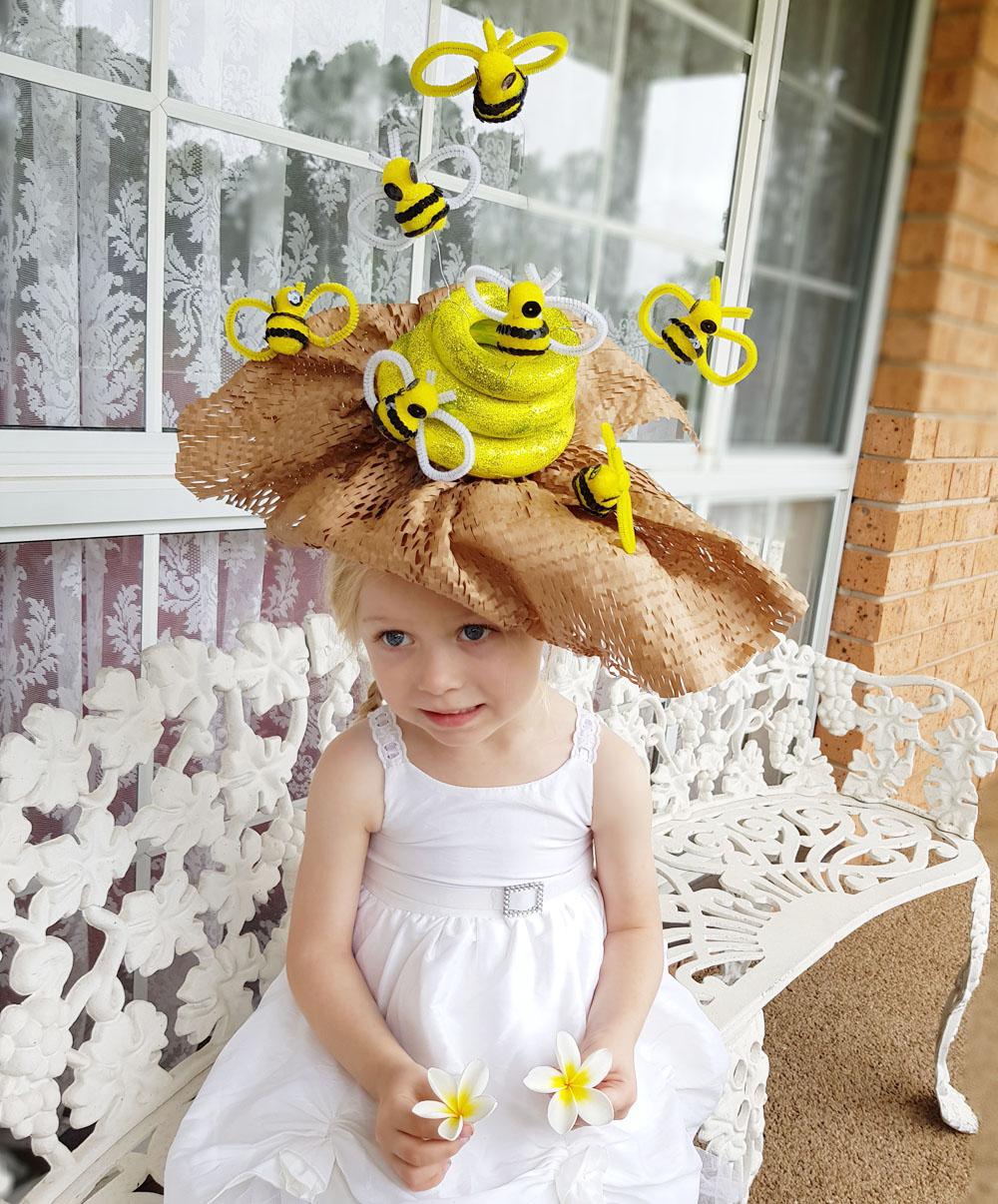 Bee bonnet hat Clearance