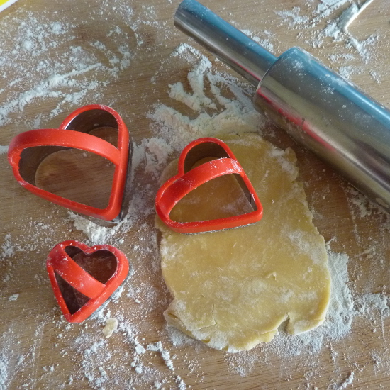 cookie dough heart shaped cutters stainless steel rolling pin