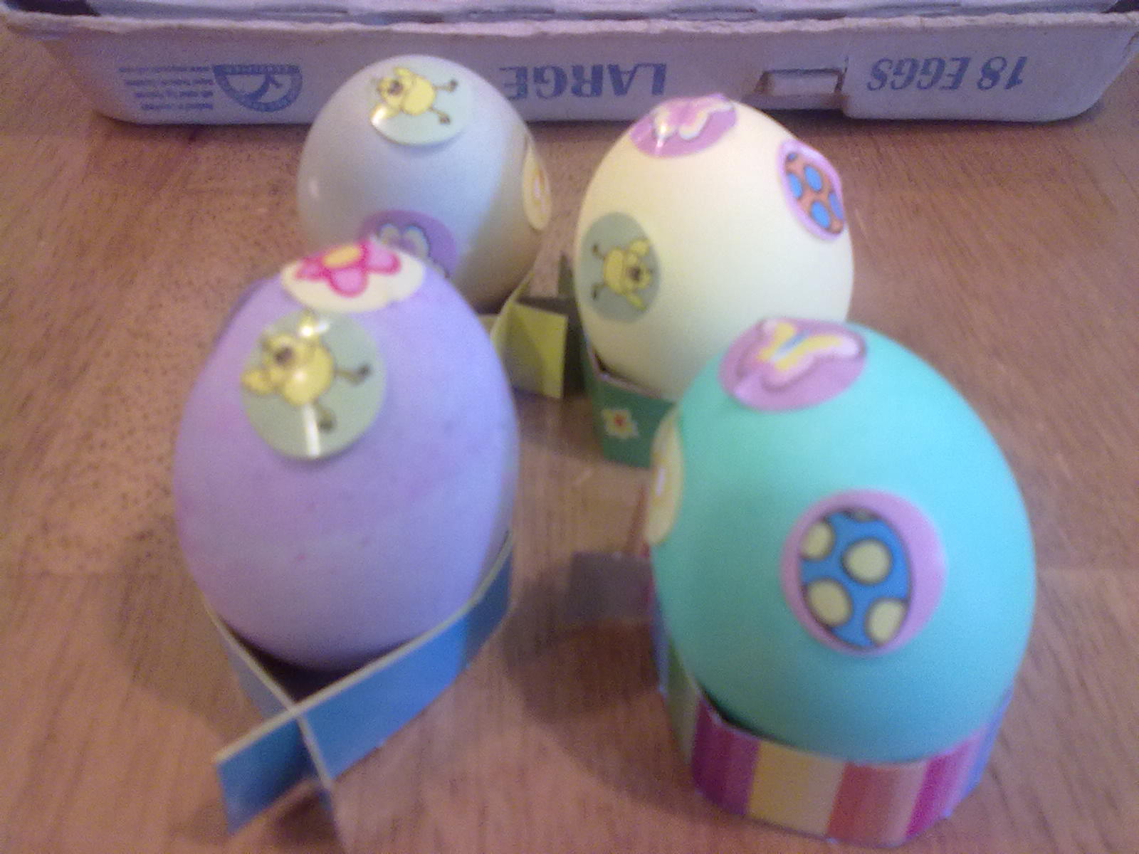 Mei Family Coloring hard boiled eggs for Layered Salad