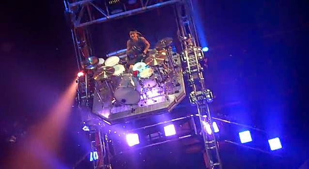 hennemusic: VIDEO: Motley Crue – Tommy Lee's view during his drum solo