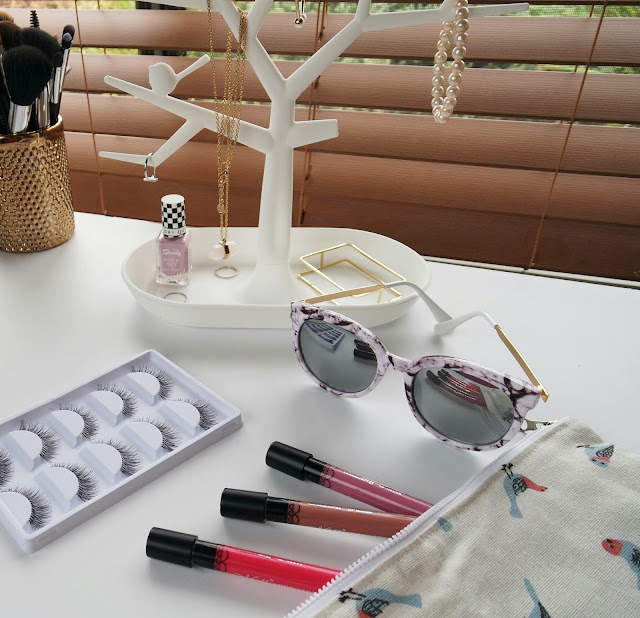 Best eBay Finds Diane Elizabeth