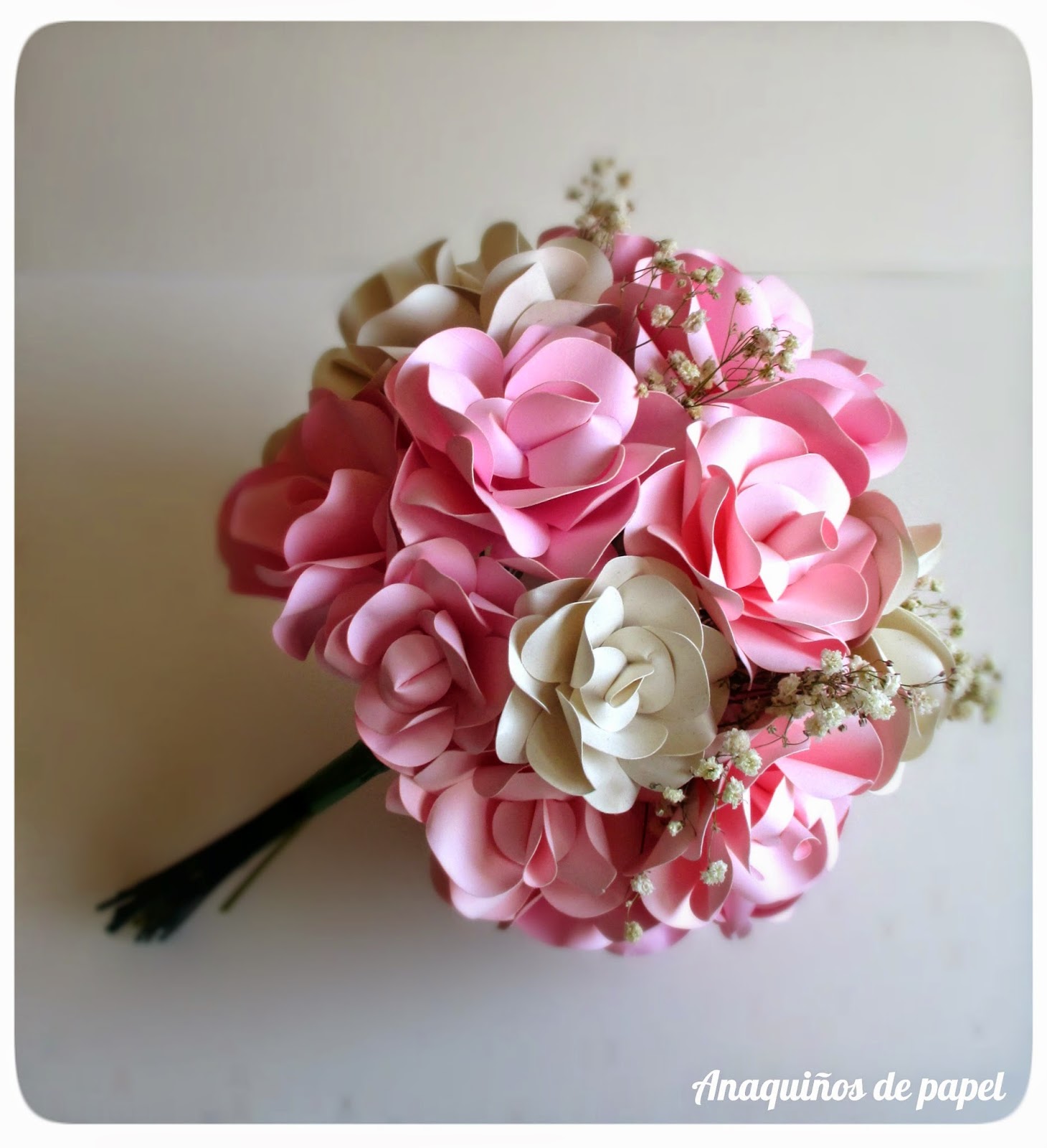 Anaqui os De Papel Un Ramo Con Camelias Blancas Y Rosas Para La Novia anaqui-os-de-papel-un-ramo-con-camelias-blancas-y-rosas-para-la-novia