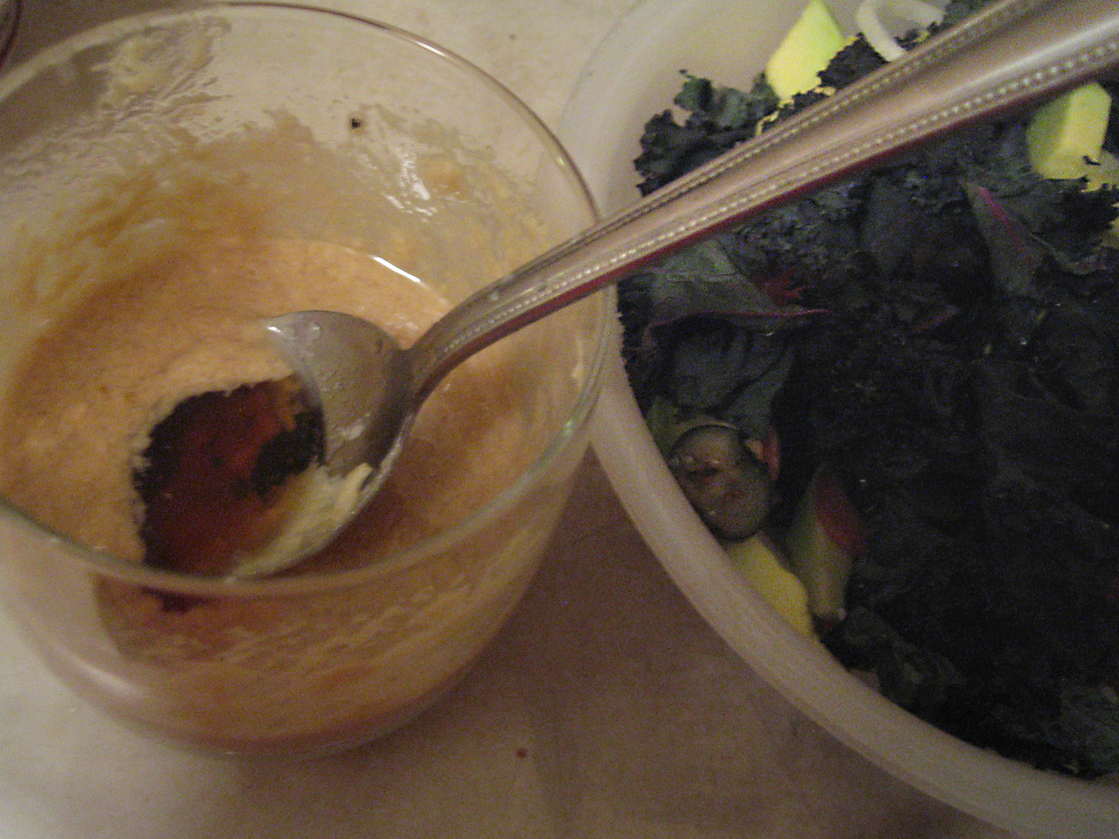 itsdelicious2 Raw red kale salad with hummus lime dressing