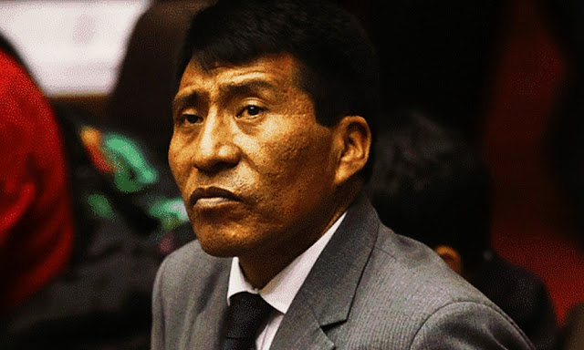 Moisés Mamani Moisés Mamani amenaza con denunciar por abuso de autoridad