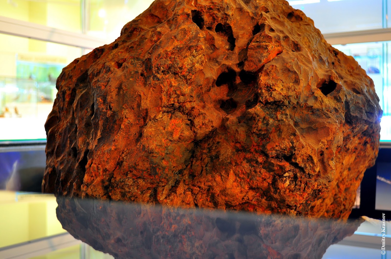 Большой метеорит. Найденные метеориты. Метеорит тюмень. Метеорит бакубирито. Кыштымский метеорит.