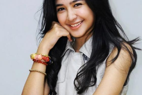 Galeri Foto Mikha Tambayong