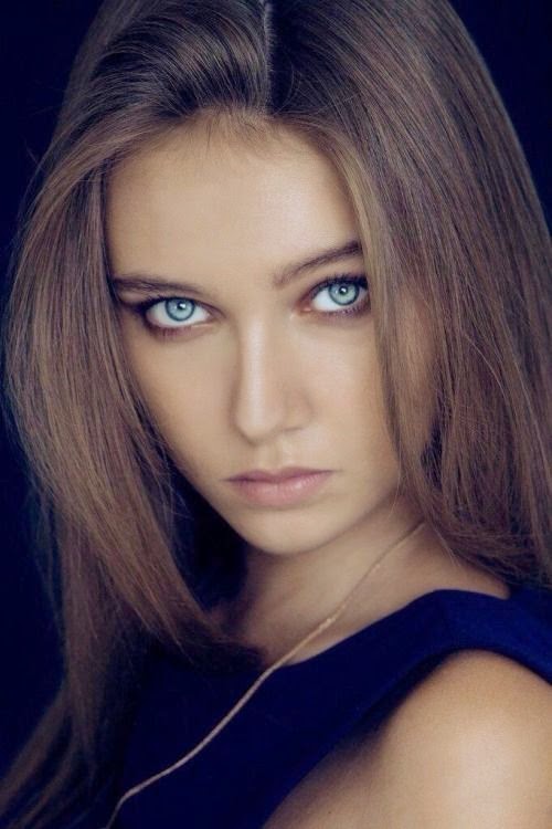 Blue Eyes Girls Looking Beautiful and Funky Pics World