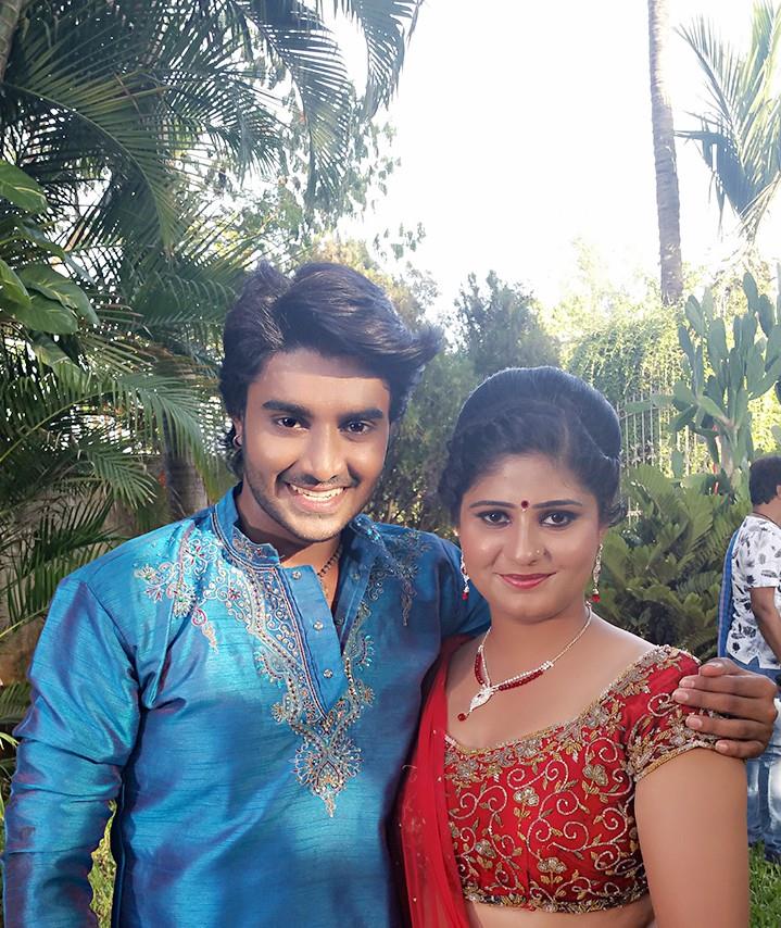 Video कजल रघवन न चट पड सग लगय रमस क तडक 5 लख स  जयद लग क बढई धडकन दखए  kajal raghwani gets romantic with pradeep  pandey chintu in 