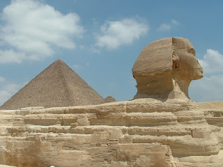 تمثال ابو الهول والاهرامات 