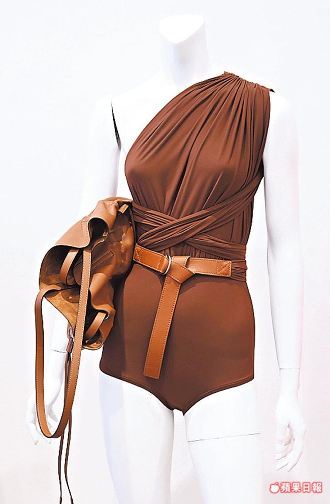 Apple Daily 20th Januaty 2016:2016 SS Michael Kors One Shoulder Safari Swimsuit 不適合海洋音樂祭的Michael Kors單肩連身泳衣