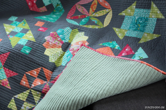 stitchydoo: 6 Köpfe 12 Blöcke Quiltalong 2017 - Mein fertiger Quilt stitchydoo: 6 Köpfe 12 Blöcke Quiltalong 2017 - Mein fertiger Quilt