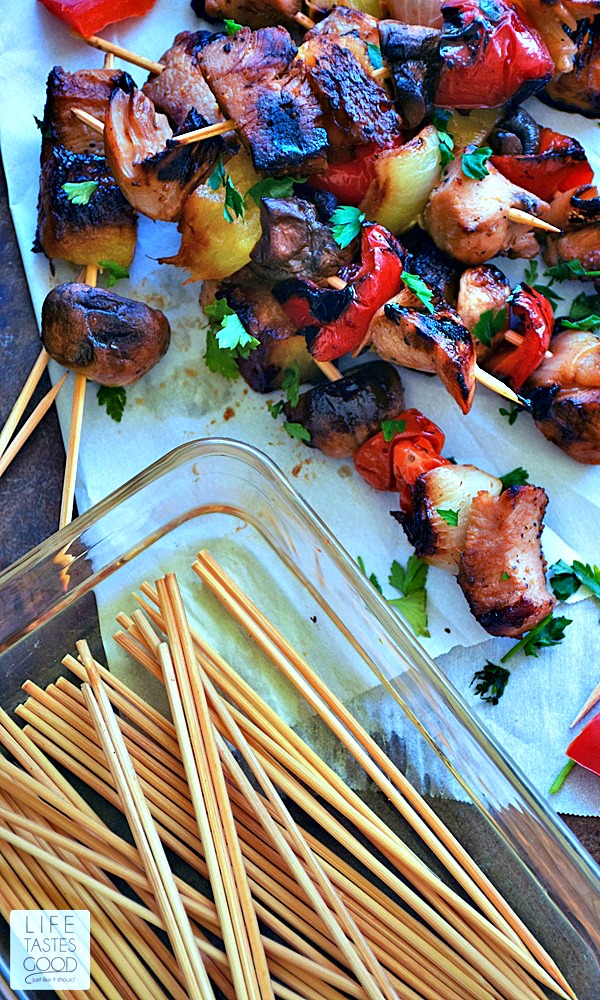 Grilled Honey Chicken Kabobs recipe is a sweet and smoky mix of chicken and fresh vegetables marinated in a simple, yet flavorful, soy sauce and honey mixture all together on a handy stick! Perfect for a picnic! #SundaySupper