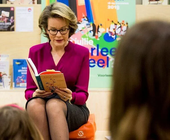 Queen Mathilde visited De Poort Library (Bibliotheek De Poort) in Berchem in the Reading Week