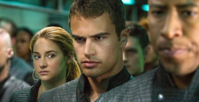 Divergent movieloversreviews.filminspector.com