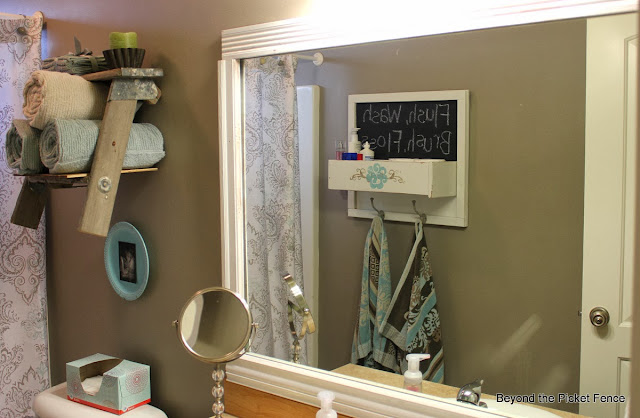 inexpensive mirror upgrade at Beyond the Picket Fence http://bec4-beyondthepicketfence.blogspot.com/