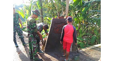 Terus Dikebut, Pembuatan Prasasti TMMD Terus Dikebut, Pembuatan Prasasti TMMD
