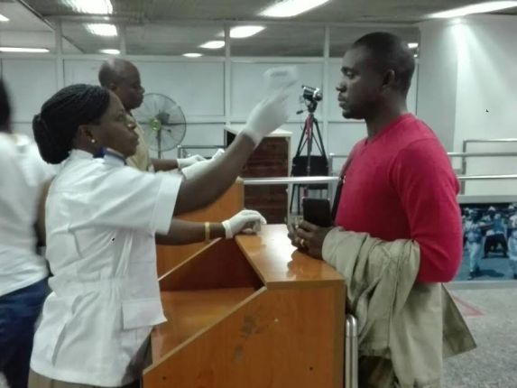 a Ebola: FG begins screening of all inbound passengers into Nigeria (Photos)