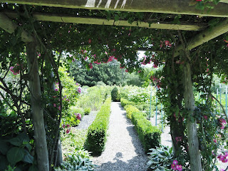 Antique Homes and Lifestyle: Green Animals Topiary Garden, Portsmouth, RI