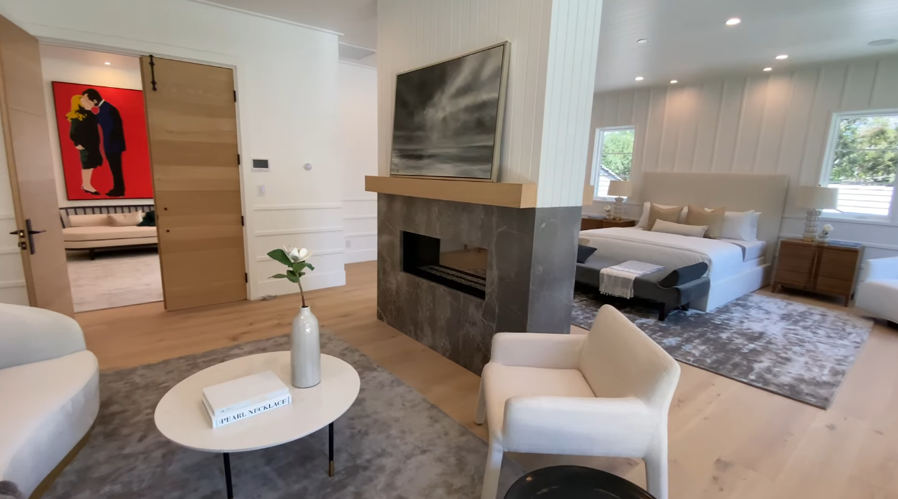 38 Photos vs. TOURING A $10,495,900 LUXURY MANSION | California LUXURY Home Tour | Los Angeles Mansion Tour - Luxury House & Interior Design Tour 38 Photos vs. TOURING A $10,495,900 LUXURY MANSION | California LUXURY Home Tour | Los Angeles Mansion Tour - Luxury House & Interior Design Tour