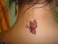 tatuaje de mariposa pequeña