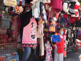 El mexiquense Hoy: Con todo y semáforo rojo vuelve a iniciar actividades el mercado  de ropa en Chinconcuac