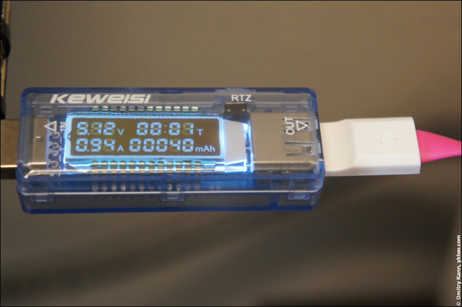Зарядка от USB-хаба, ток 0,94 А.