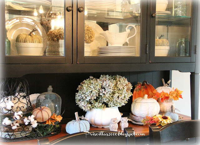 Priscillas: Fall in The Dining Room 2015