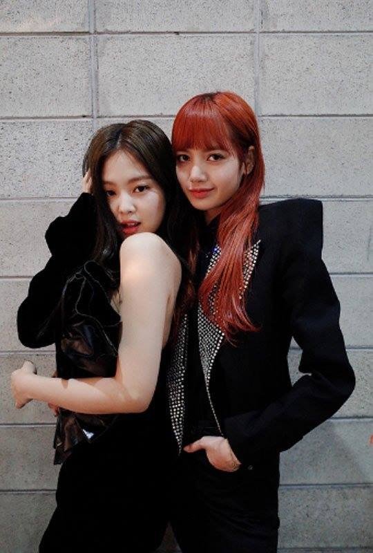 Jennie presenta a Lisa como su novio JenLisa KpopWorld Mx Sitio