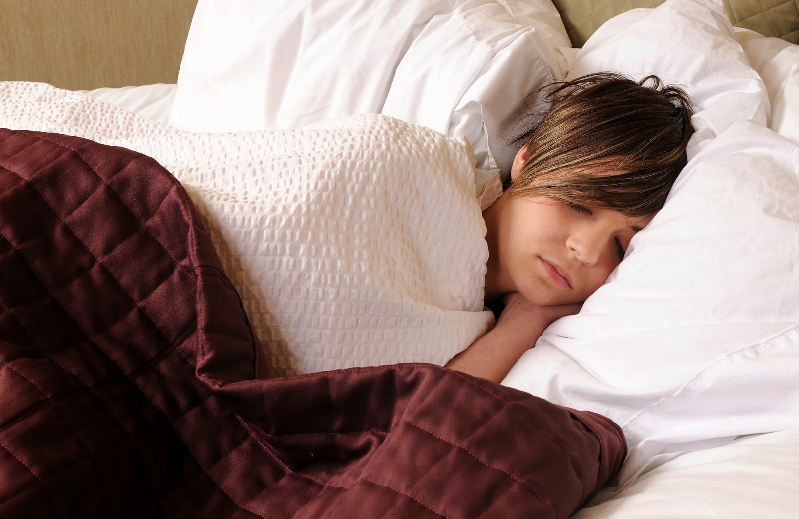 Tidur dengan Lampu Menyala, Sangat Berbahaya!  Obat Alami