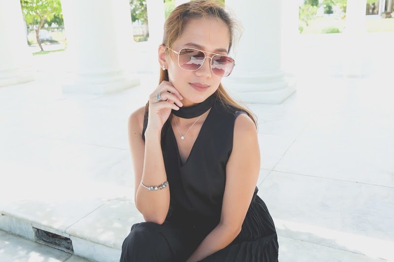 Cebu Fashion Bloggers, Cebu Bloggers, fashion bloggers, food bloggers, beauty blogger, cebu beauty blogger, lifestyle bloggers, asian blogger, cebu, philippines, social influencer, online influencer, philippine bloggers, philippine fashion bloggers, toni pino-oca, Cebu Fashion Bloggers network, All-black outfit, how to wear an all-black outfit, dresslily, thick rim sunglasses