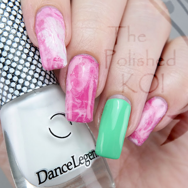 Pink fluid nail art 