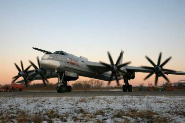Shoigu menceritakan tentang perbaikan Tu-160 dan Tu-95MS