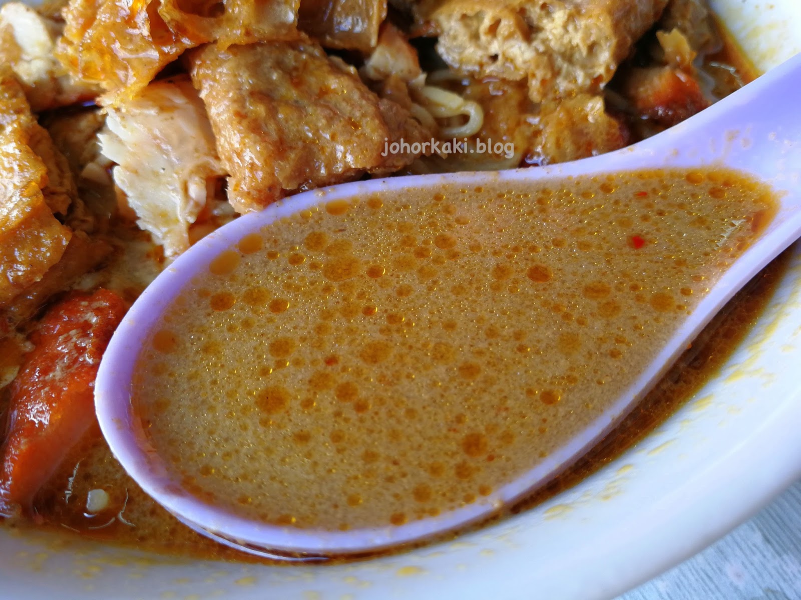 Botak Curry Mee Kluang 摩达咖喱面 Daughter's Stall Mengkibol River Hawker