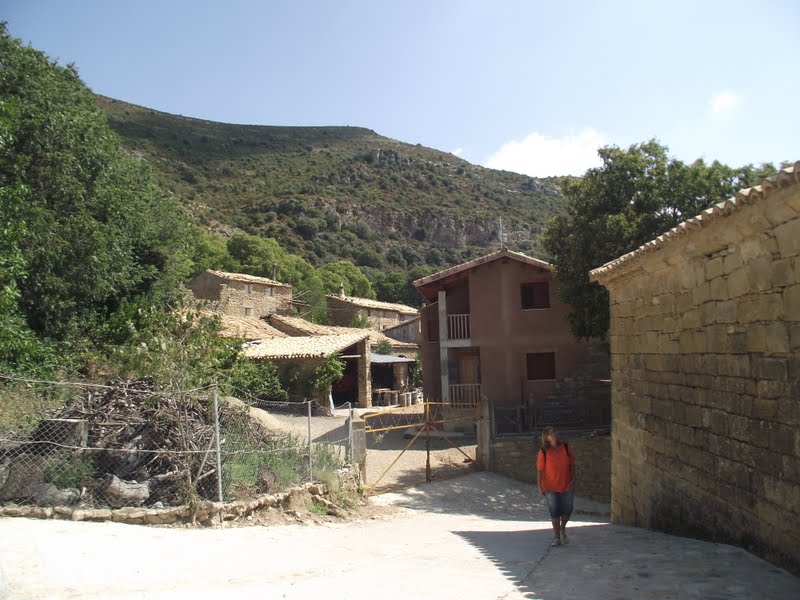 Este tejado tranquilo Santa Eulalia de la Peña y cima del Salto de Roldán