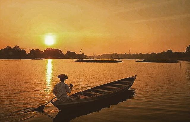 sunset indah di danau sipin foto sunset indah di danau sipin jambi