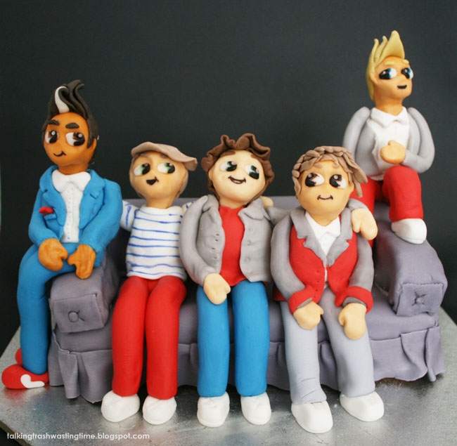 One Direction birthday cake - bits sitting on couch, fondant figures