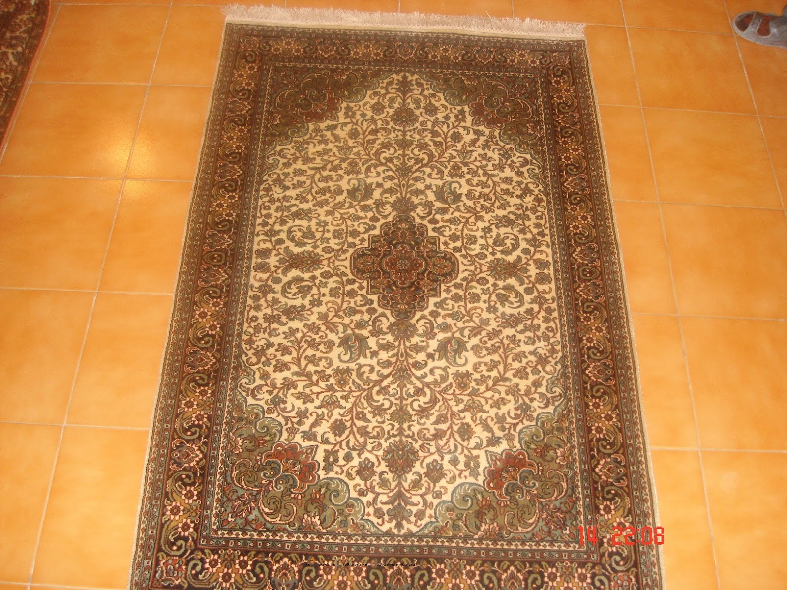 silk carpets manufacturers, silk rugs suppliers india, kashmiri silk rugs, cashmere silk carpets